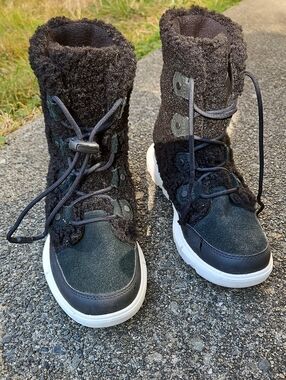 Kids Sorel Boots Sz 4